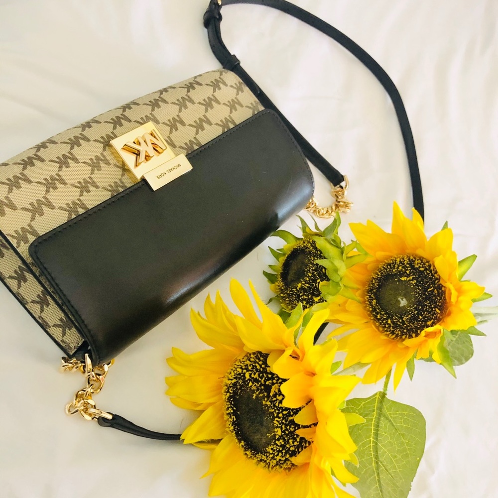 🌻🌼NWT- Michael Kors🌻🌼
